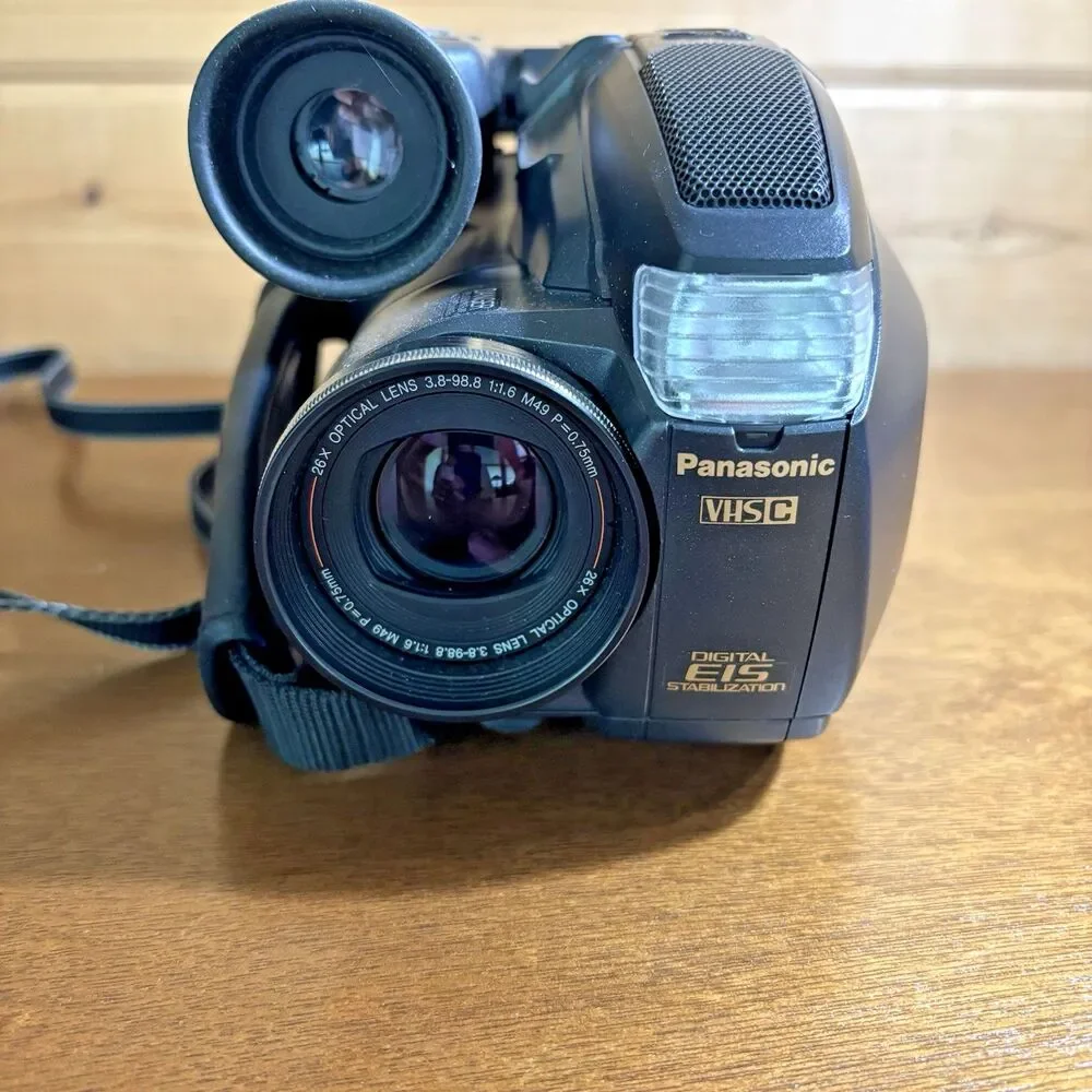 Panasonic PV-L559 VHS-C Analog Camcorder Parts Only Camera, Bag, Manuel Included